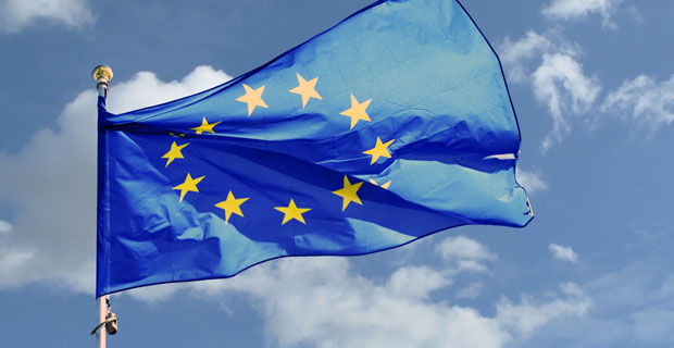  la comisión europea anunció una investigación de las prácticas de manejo de datos de google y facebook 