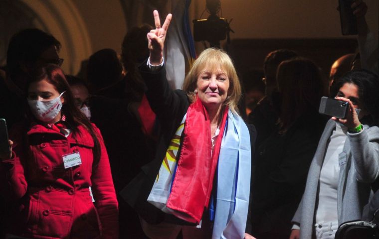 Elecciones municipales en Uruguay: una mujer la próxima alcaldesa de Montevideo y una participación de votantes estimada del 90% - Estar Informado