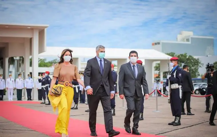  El presidente paraguayo Mario Abdo Benítez y el canciller Euclides Acevedo llegaron a Punta del Este el martes por la noche 