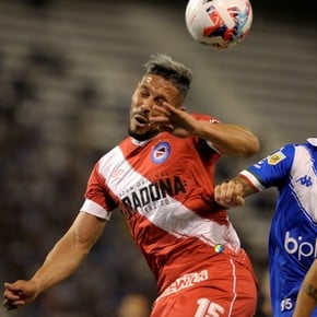 Vélez va por un lugar en la Libertadores