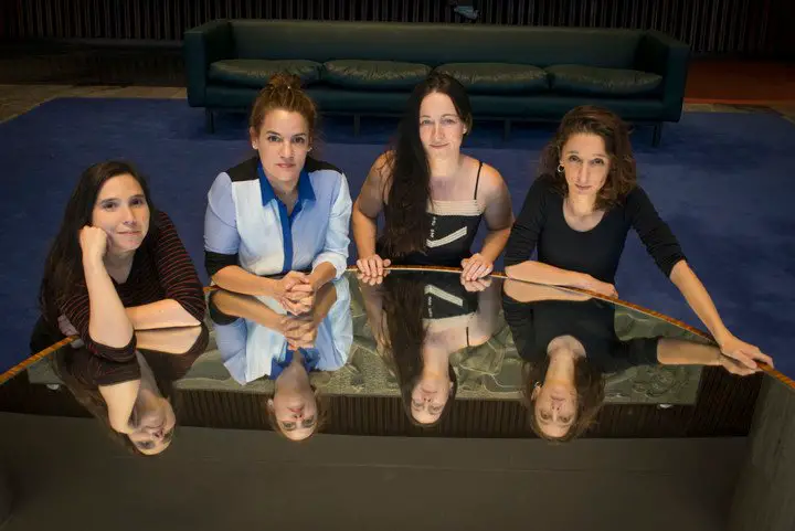 El grupo de actrices Piel de Lava, artífices de la exitosa "Petróleo". Foto: Constanza Niscovolos.