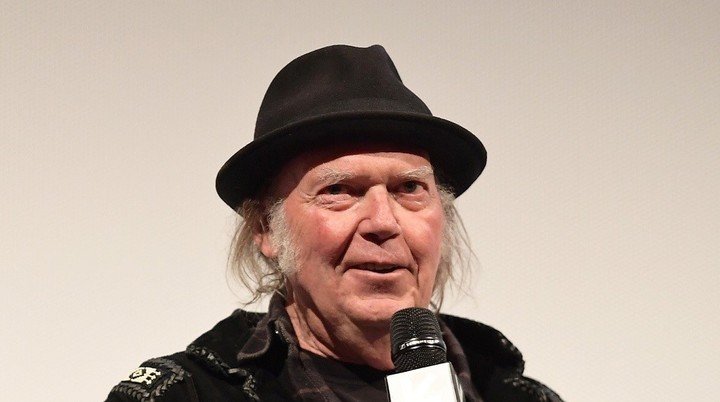 Neil Young espera volver a los escenarios este 2022. Foto: Matt Winkelmeyer/Getty Images para AFP