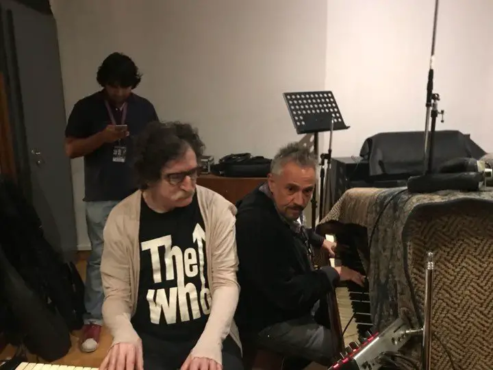 Charly y Lerner tocan juntos en el estudio El Pie en 2018