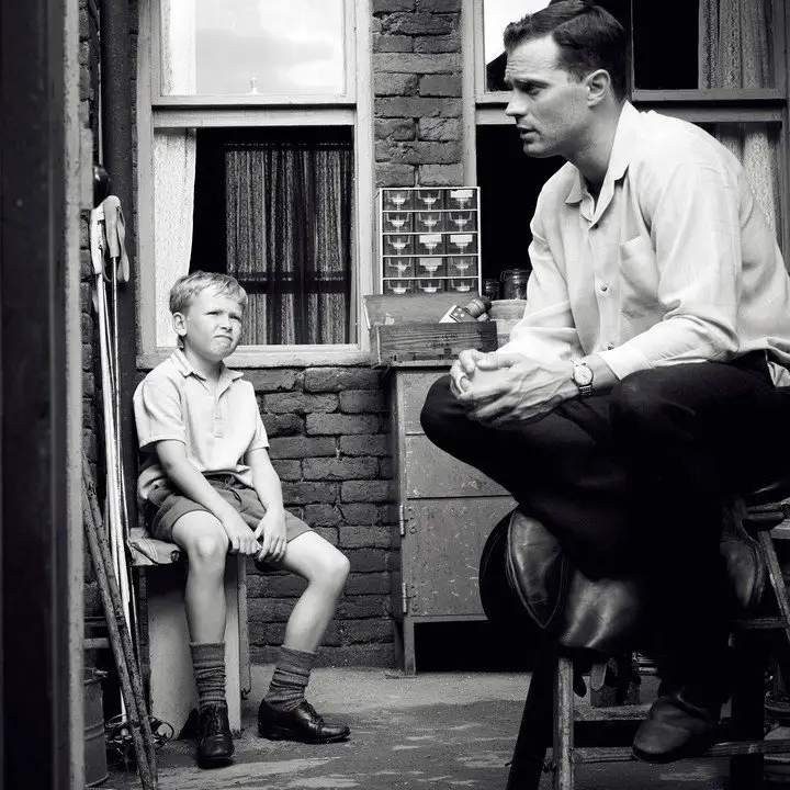 Jude Hill y Jamie Dornan ("Cincuenta sombra de Grey"): hijo , padre y una relación especial. Foto UIP