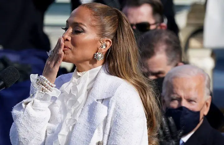 Jennifer Lopez, en la asunción de Joe Biden como presidente de los Estados Unidos. Foto Reuters/Kevin Lamarque