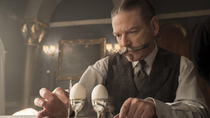 Branagh,como el meticuloso, obsesivo y sagaz Hércules Poirot. Se devela el por qué de los bigotes puntiagudos... Foto Disney