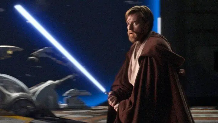 Ewan McGregor vuelve con el personaje de Owi-Wan Kenobi en una serie propia, por Disney+.