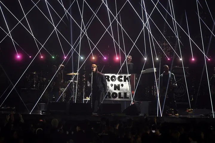¿Así se lo verá el 10 de noviembre por aquí? Así se presentó en el  O2 Arena londinense, hace menos de una semana, en los Brit Awards. Foto EFE