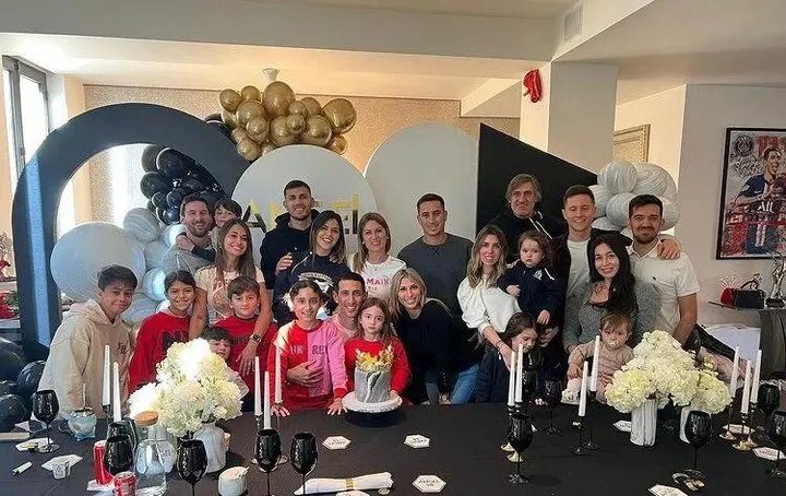 En la previa del partido Di María festejó su cumple 34 con Leo (Foto: Instagram).