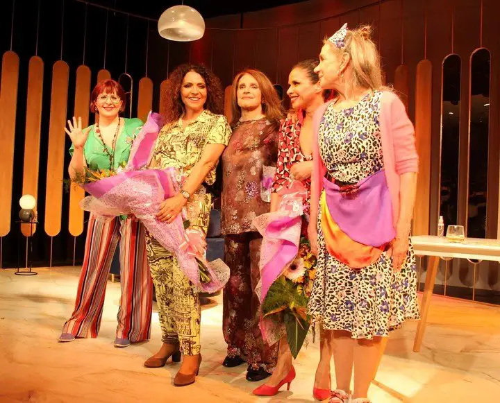 El elenco de "Perdida Mente": Karina K, Patricia Sosa, Leonor Benedetto, Julieta Ortega y Ana María Picchio.