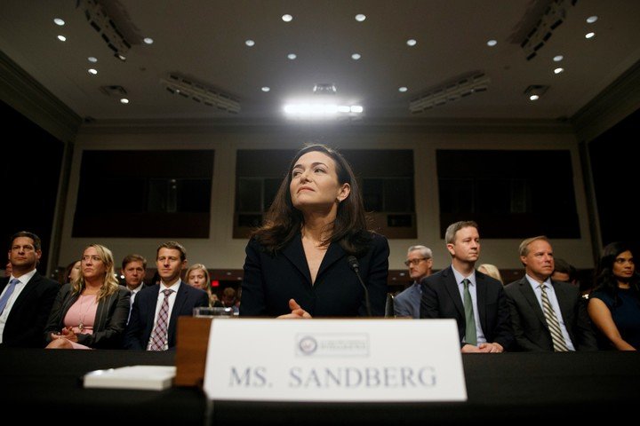 Sheryl Sandberg, directora de operaciones de Facebook, se presenta ante el Senado en septiembre de 2018. Foto The New York Times