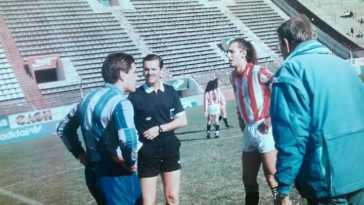 2 de mayo de 1992: Barracas Central derrotó 3-1 a Juventud Unida en cancha de Huracán por la primera final del Reducido, con Sergio Ramos como capitán.