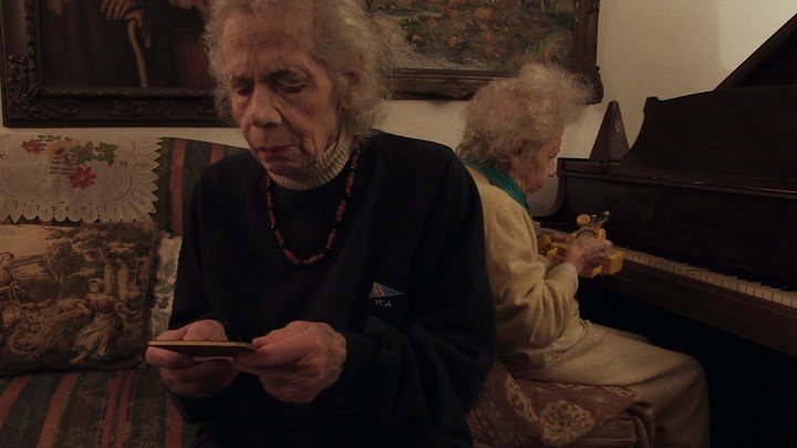 Las pianistas y gemelas Isabel y Amelia Cavallini, de 91 años, y su vínculo simbiótico. Foto prensa