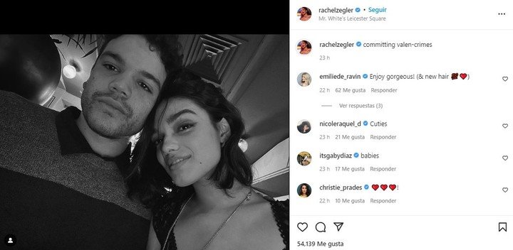 La foto de Instagram publicada el Día de San Valentín que confirma el romance entre Zegler y Rivera.