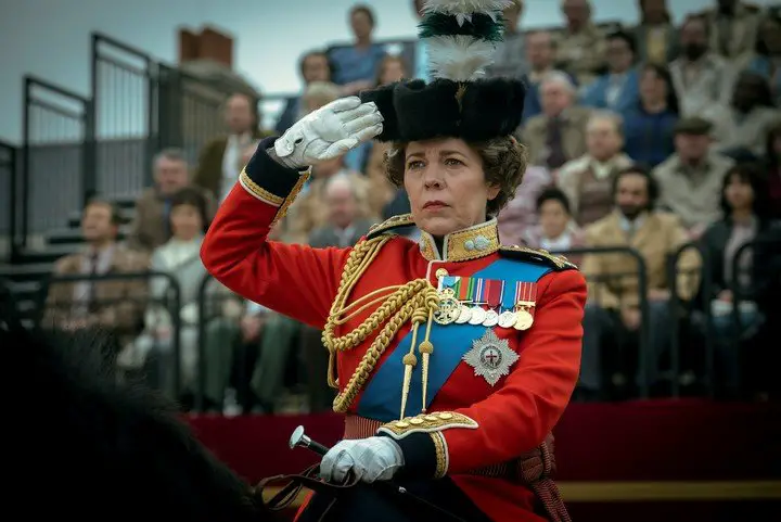 Olivia Colman, como Isabel II. La acrtiz será reemplazada por  Imelda Staunton. Foto Netflix