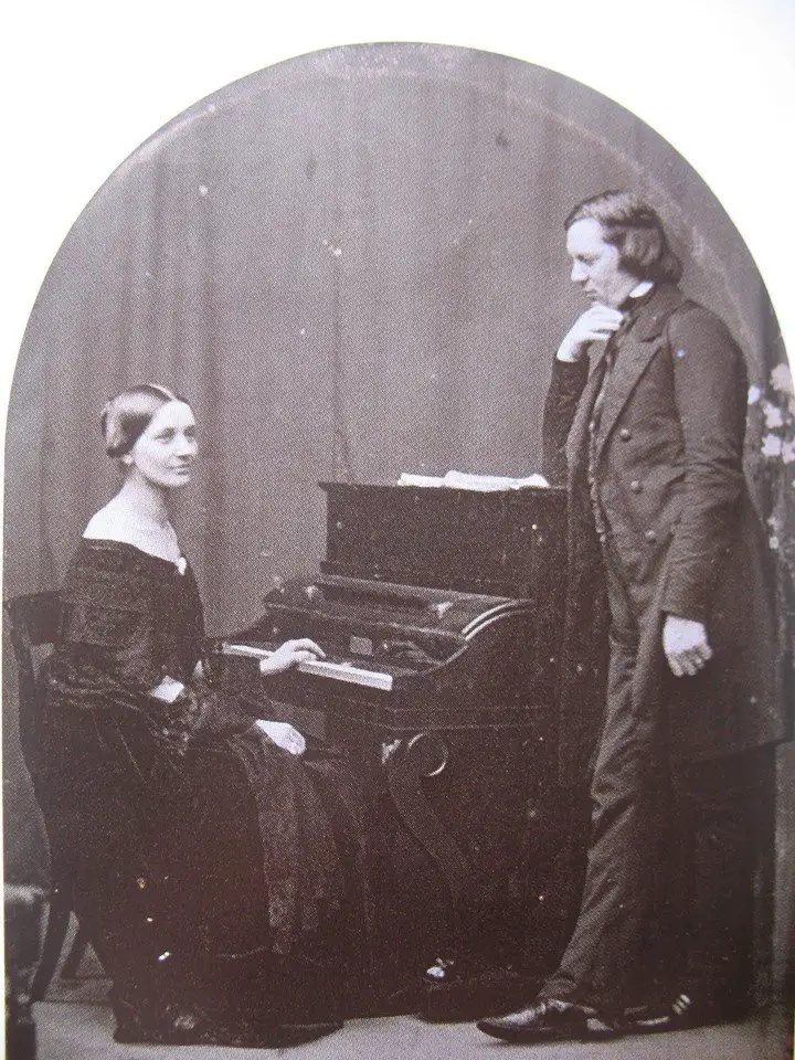 Clara Wieck y su marido Robert Schuman. Ella luego tomaría el apellido de él.