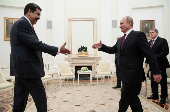 Nicolás Maduro, presidente de Venezuela, es aliado de Vladimir Putin, presidente de Rusia . Foto: Sergei Chirikov/AFP