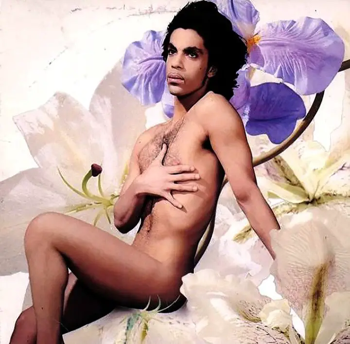 Prince y su icónica pose para la tapa del disco "Lovesexy", de 1988.
