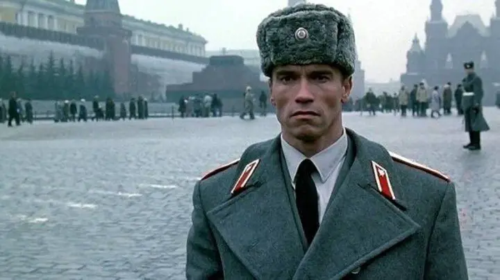 Arnold Schwarzenegger filmando en Rusia.
