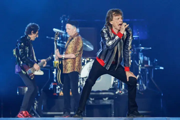 Mick Jagger, al frente, junto al baterista Steve Jordan, Keith Richards y Ronnie Wood, en la gira No filter. Foto AFP