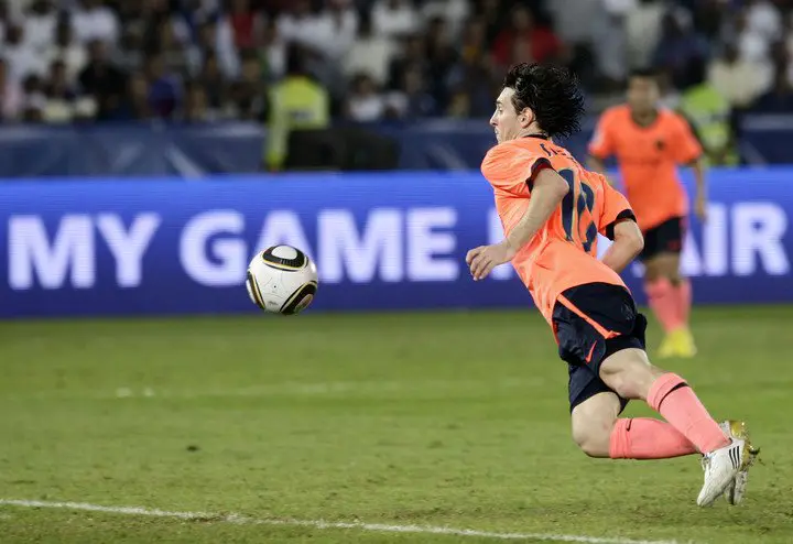 El único gol de Messi de pecho en su carrera, contra Estudiantes en el Mundial de Clubes