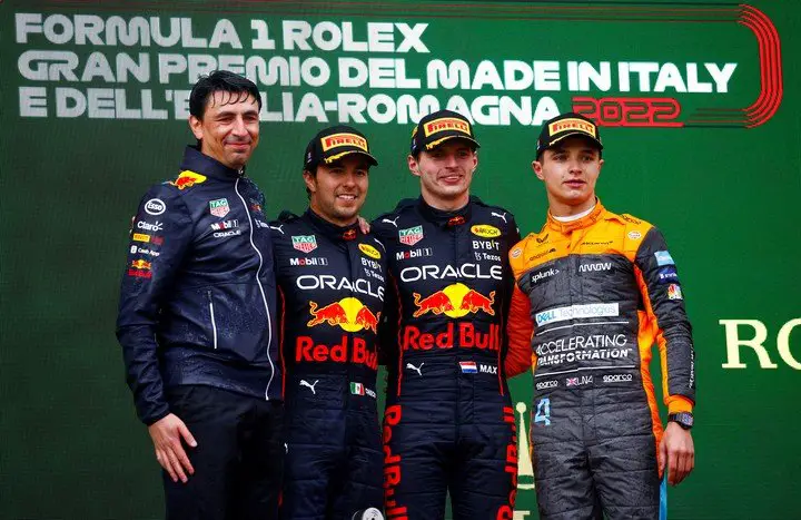 Pérez, Verstappen y Norris en el podio de Imola. Sin Mercedes. (Reuters)