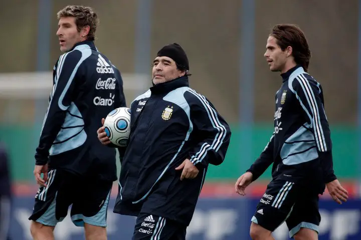 Palermo, Maradona y Gago, en la Selección (AP Photo/ Natacha Pisarenko)