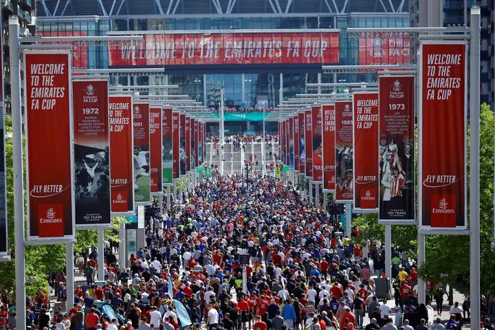 El ingreso de los hinchas a Wembley (Reuters).