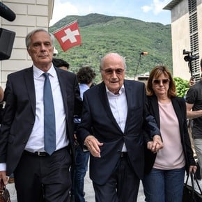 La Fiscalía pidió un año y ocho meses de prisión en suspenso para Blatter y Platini