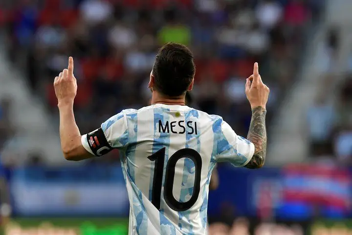 Messi disputarpa su quinto Mundial e igualará el máximo histórico. Foto: AP /Alvaro Barrientos