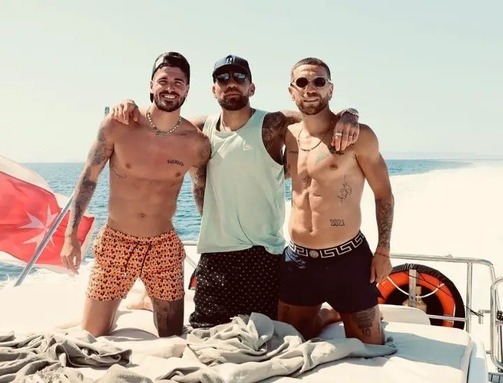De Paul, Otamendi y Papu Gómez, juntos en Ibiza (IG).