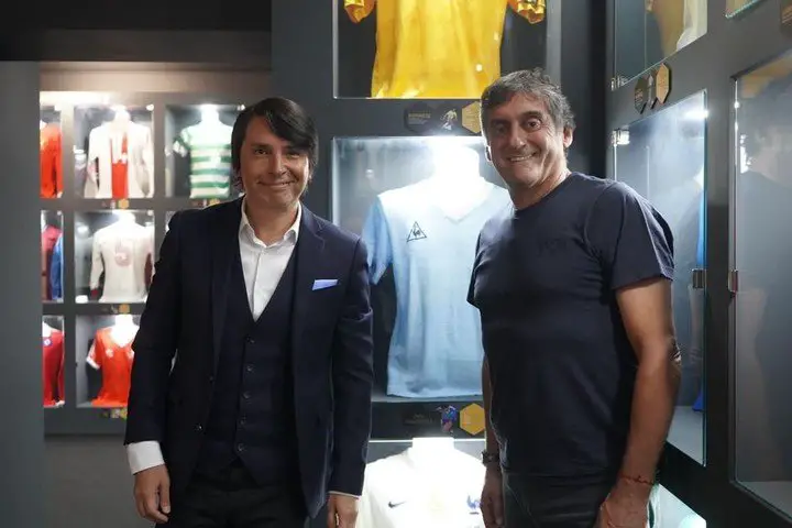 Ordas, presidente de Legends, con Francescoli.