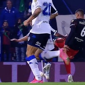 Video: penal indiscutible y gol de Vélez