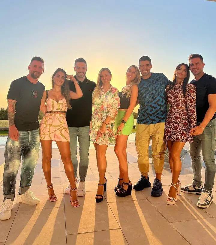 Mientras, Lucho disfruta de Ibiza con Messi y amigos.