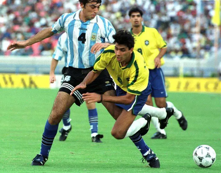 Serrizuela fue campeón del mundo Sub 20 con Argentina en 1997.