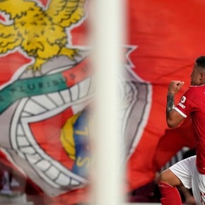 Golazo de Enzo Fernández en su debut en Champions con el Benfica