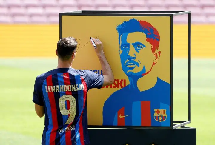 Las fotos de la presentación de Robert Lewandowski como nuevo refuerzo del Barcelona.