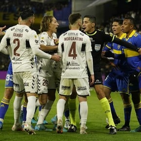 Video: se armó entre los jugadores y Platense terminó con diez