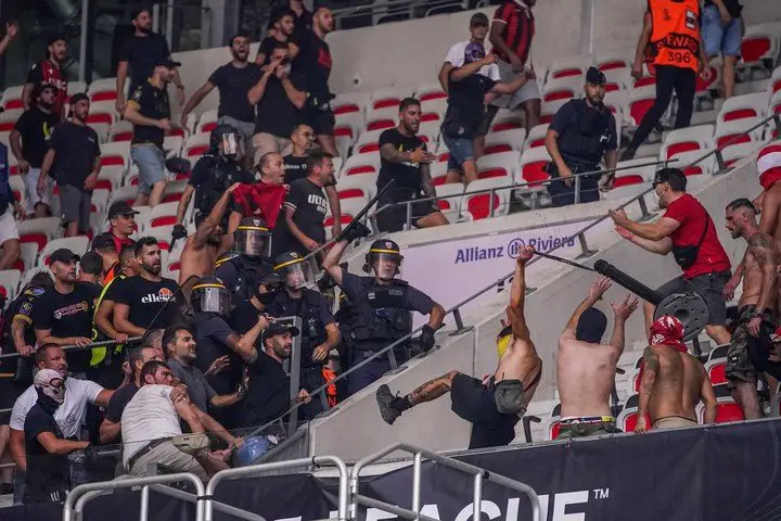 Graves incidentes entre ultras de Niza y Colonia (Foto: AP).