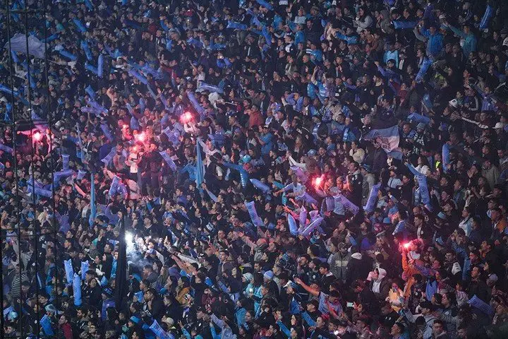 El delirio de los 30 mil fanas del Celeste tras la goleada. (Foto: Prensa Belgrano)