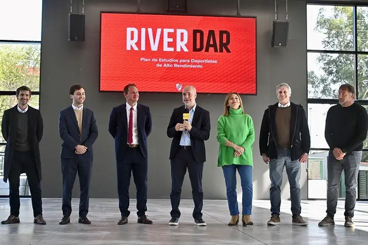 Larreta y Jorge Brito junto a autoridades de River y el GCBA. Prensa River
