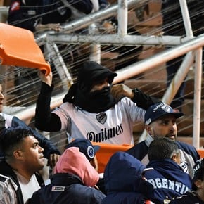 Incidentes en Quilmes-Boca y el partido parado durante casi 20 minutos