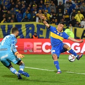 El gol del pibe Morales y la similitud con uno de Palermo
