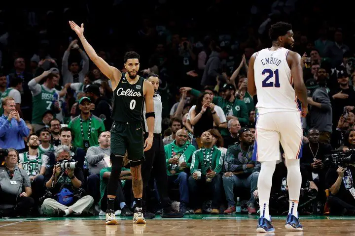 Los Celtics y 76ers jugaron un partidazo en la noche inagural (REUTER)