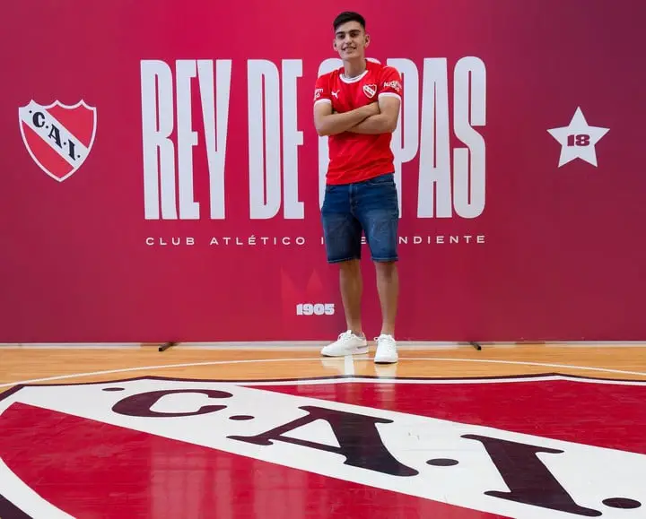 Kevin López con la camiseta del Rojo. (Foto: Prensa Independiente)