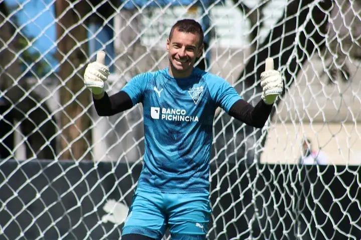 Adrian Gabbarini extendió su vínculo con Liga.