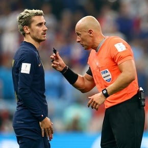 El juez de la final del Mundial: del palo a los medios franceses a las intimidades del partido