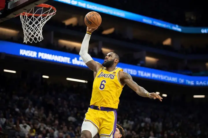 LeBron y los Lakers se enfrentarán a Dallas. (Foto: AP)