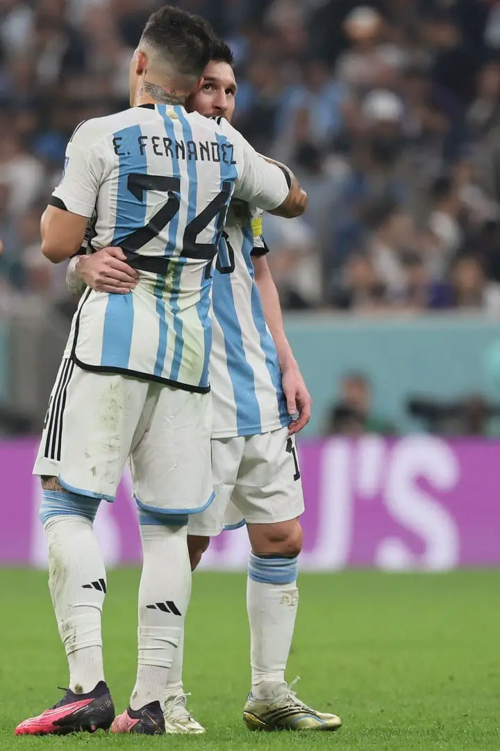 Enzo y Leo van juntos por la Copa (AFP).