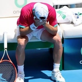 Alerta Schwartzman: abandonó en Auckland por lesión y podría perderse el Australian Open